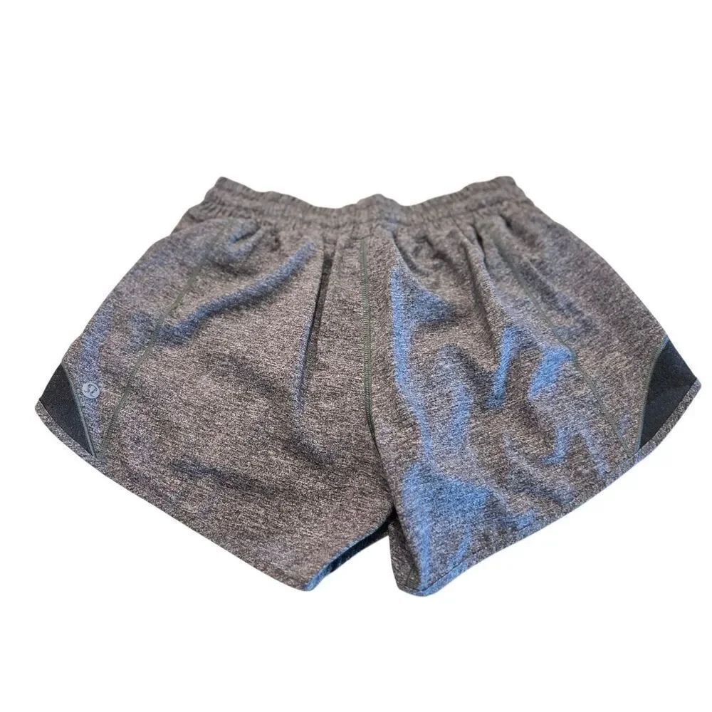 Lululemon Women's Hotty Hot Short II Gym Running Shorts Heathered Black 6 Tall - Picture 2 of 3